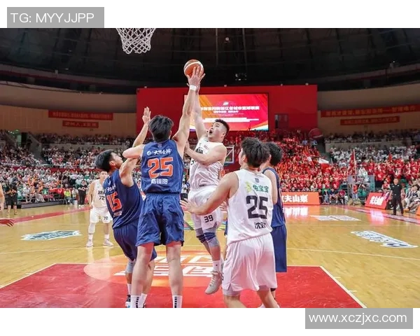 胡明轩：从青涩新星到篮球赛场上的璀璨明星之路