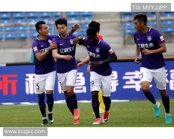 恒大与天津泰达激战正酣比分揭晓引发球迷热议 恒大与天津泰达激战正酣比分揭晓引发球迷热议