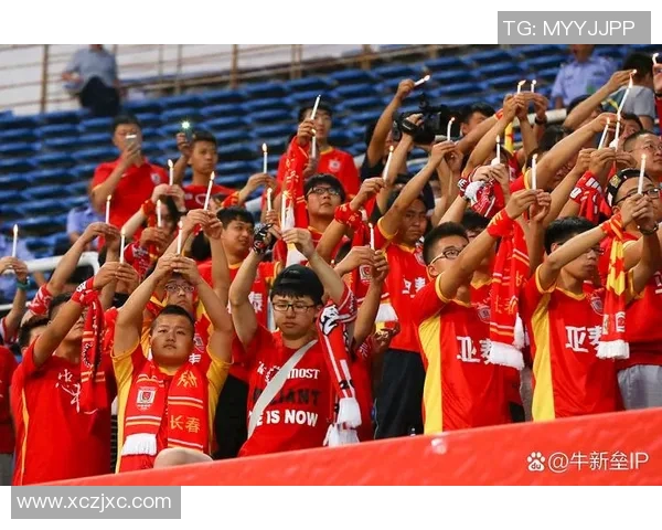 华夏队与广州恒大激战正酣谁将赢得这场巅峰对决的荣耀与胜利 华夏队与广州恒大激战正酣谁将赢得这场巅峰对决的荣耀与胜利