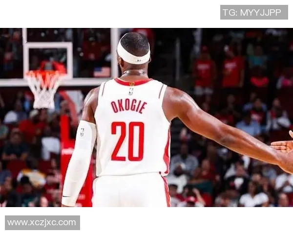 休斯敦火箭与猛龙在日本赛场激烈对决球迷热情高涨 休斯敦火箭与猛龙在日本赛场激烈对决球迷热情高涨