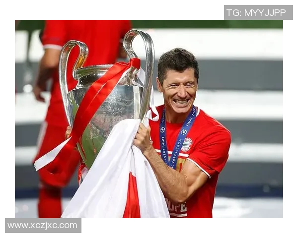 莱万在欧冠赛场火力全开10场12球领跑射手榜金靴稳稳在握 莱万在欧冠赛场火力全开10场12球领跑射手榜金靴稳稳在握